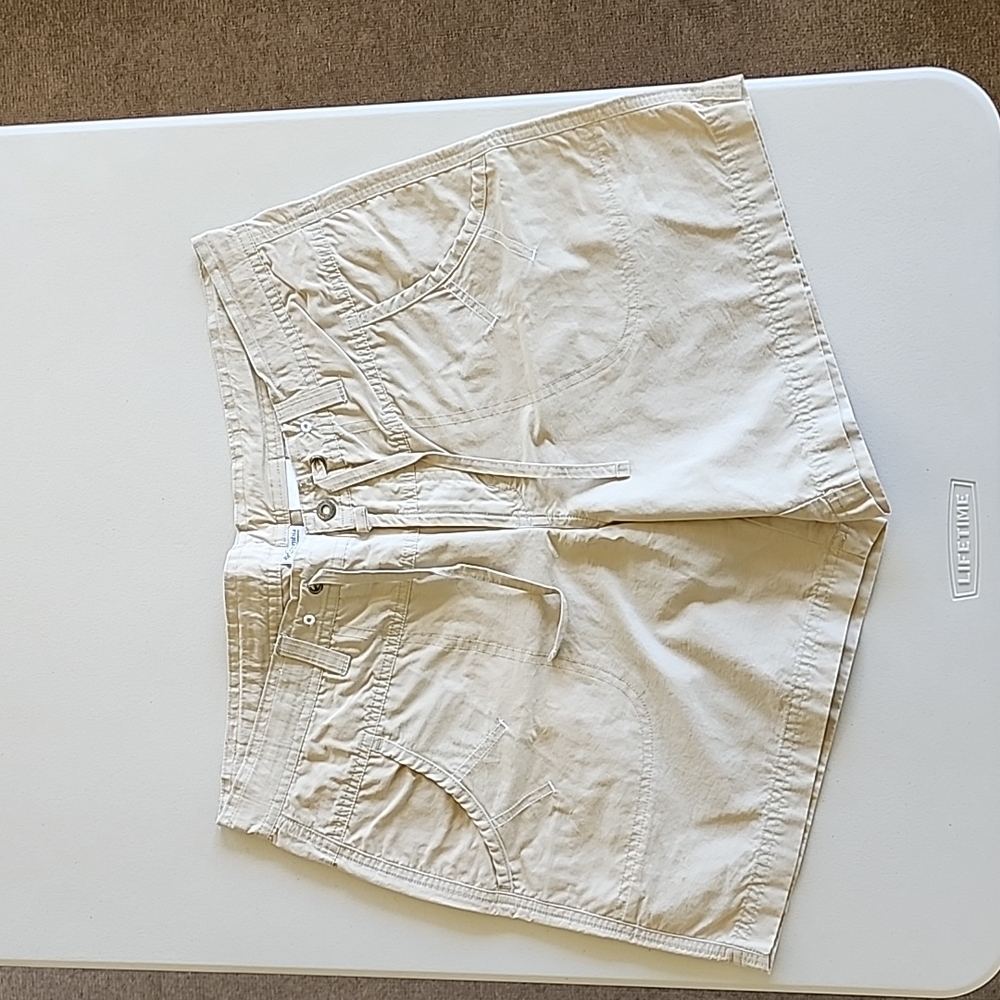 Women's Columbia Shorts